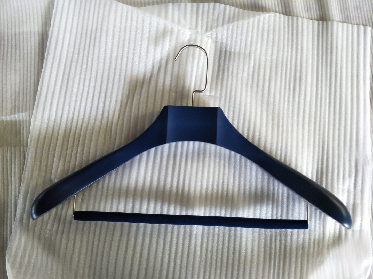 Bestntc shop Luxury Extra Wide Blue plastic Hanger with Pants Bar